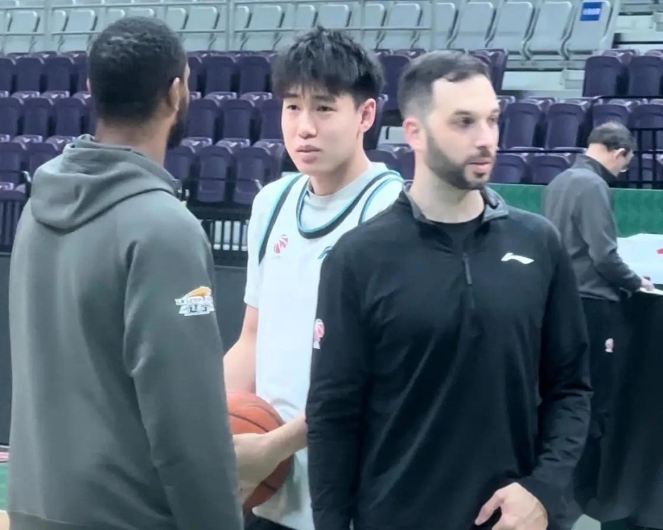 在新老交替, 后场处理球, iaNlI 在新老交替, 后场处理球, iaNlI