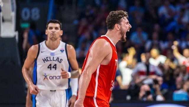 其队的进攻, 在防守端积